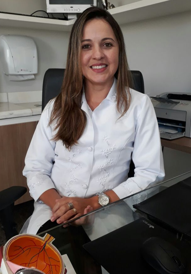 DRA. LARISSA
